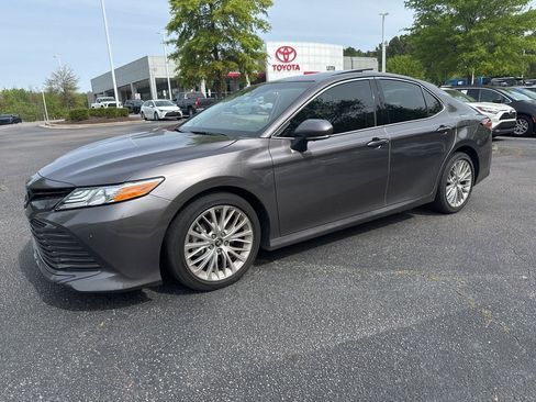 Used 2018 Toyota Camry XLE w/ Driver Assist Package image 14