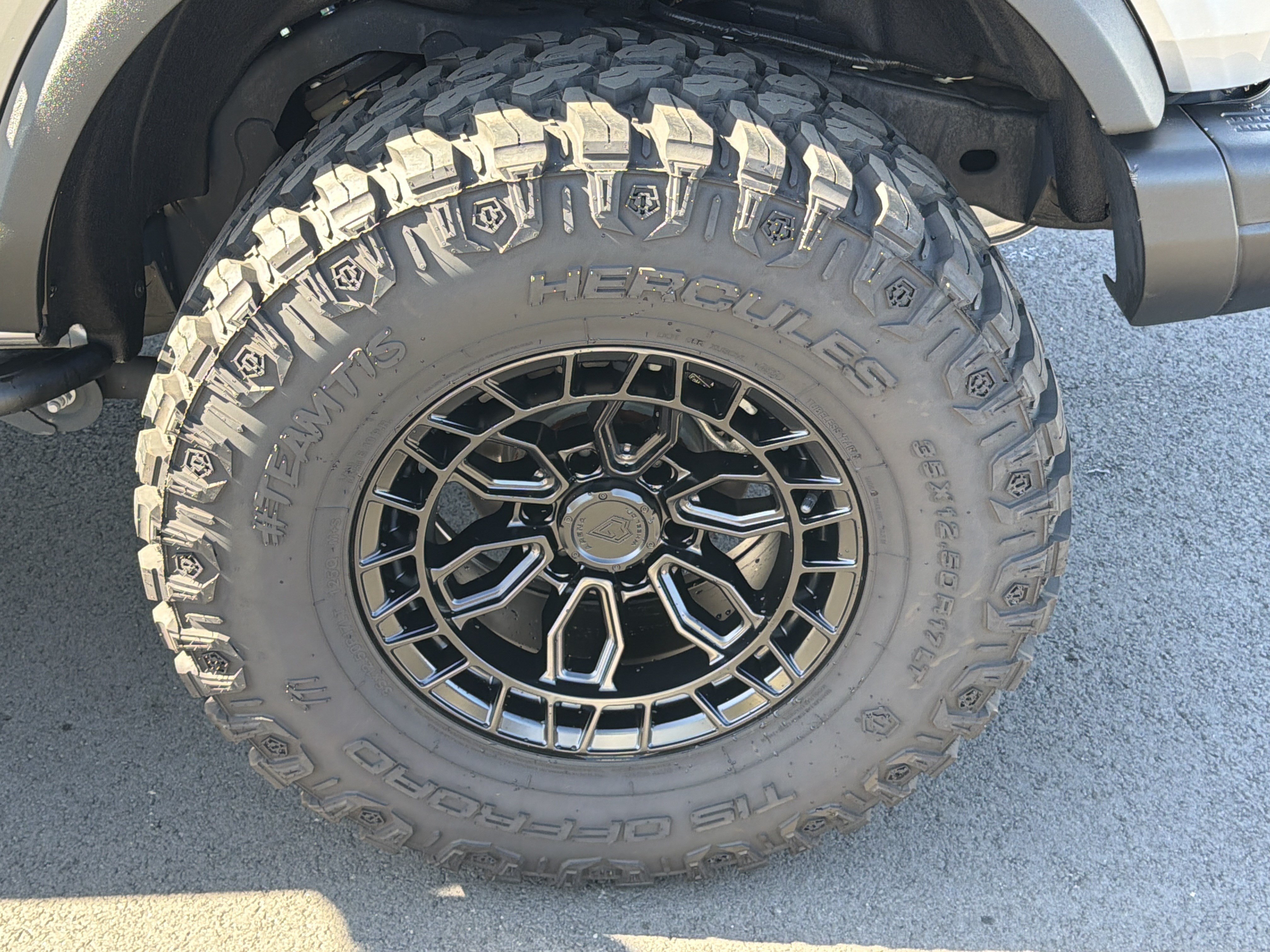 Used 2024 Ford Bronco Black Diamond AWD/4WD image 20