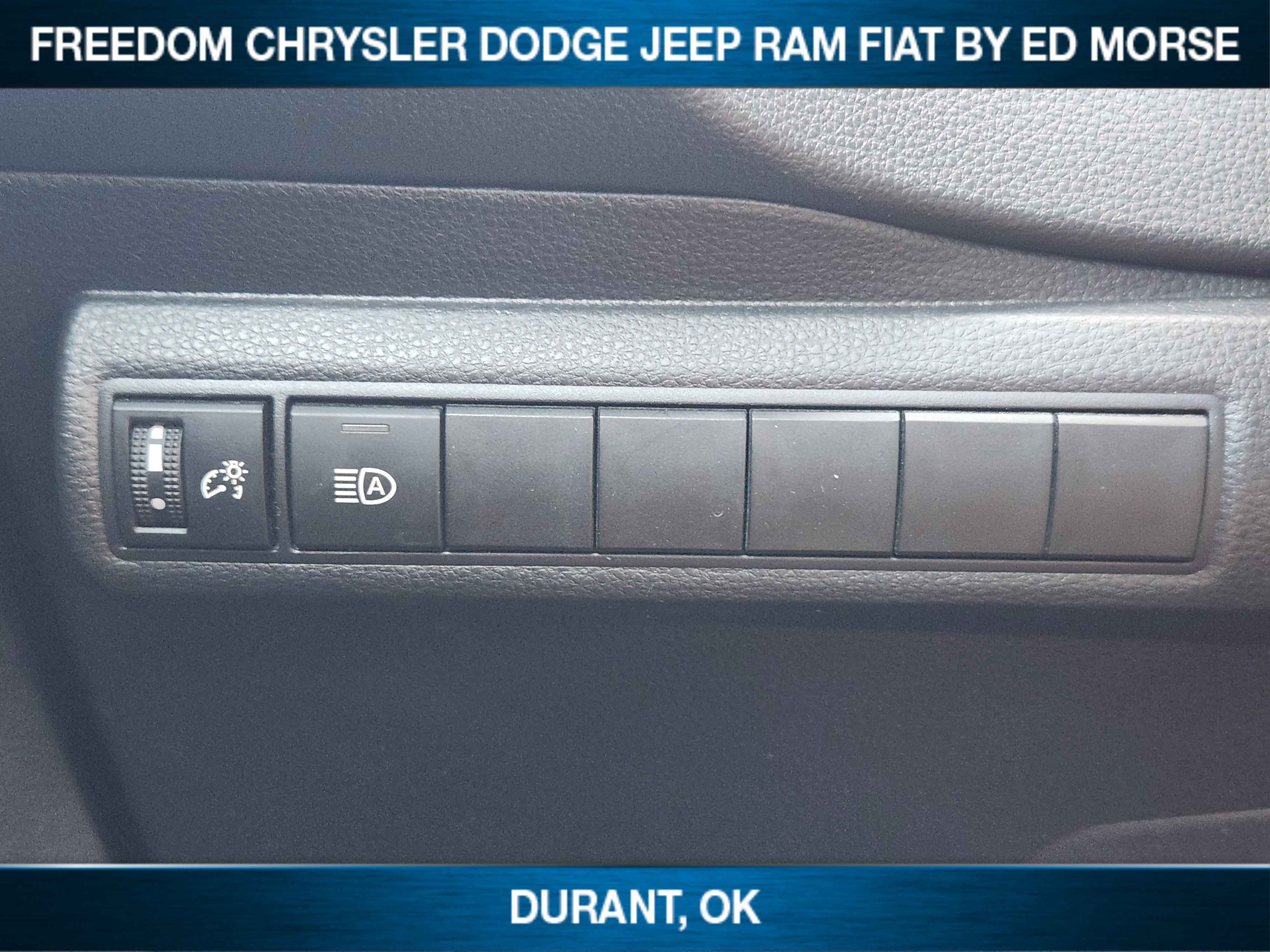 Used 2025 Toyota Corolla LE FWD image 15