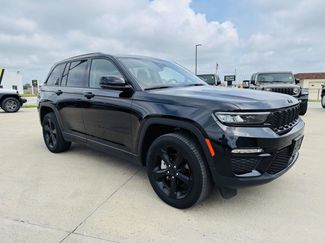 Used 2023 Jeep Grand Cherokee Limited w/ Black Appearance Package AWD/4WD video 2