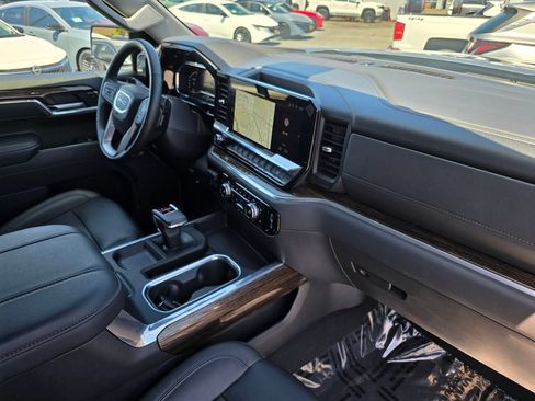 Used 2025 GMC Sierra 1500 Elevation w/ Elevation Premium Package AWD/4WD image 10