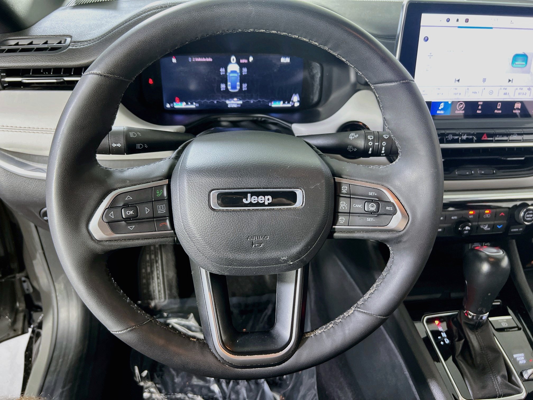 Used 2023 Jeep Compass Limited w/ Elite Group AWD/4WD image 11
