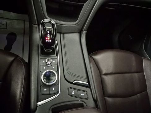 Used 2020 Cadillac XT6 Premium Luxury image 34