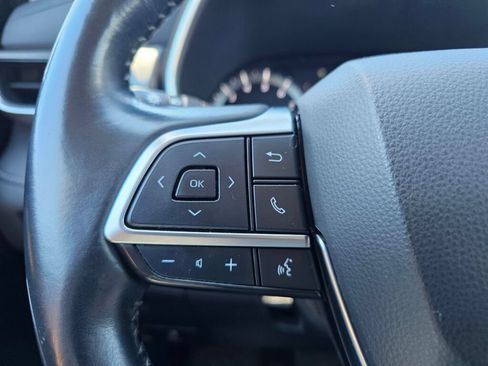 Used 2021 Toyota Highlander XLE AWD/4WD image 19