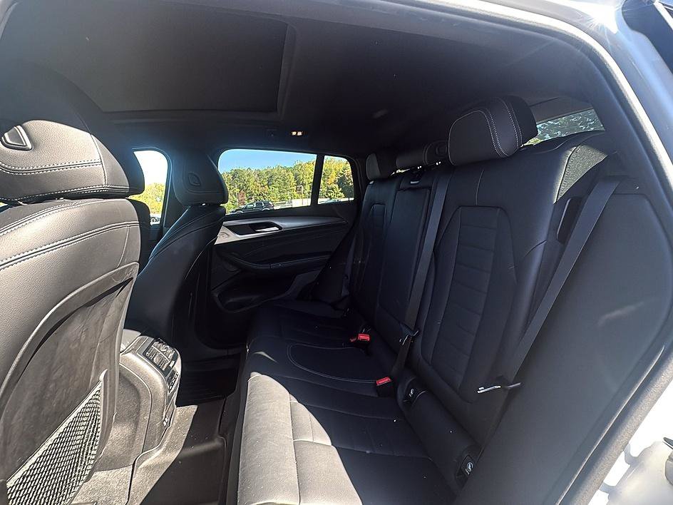 Used 2021 BMW X4 xDrive30i w/ Executive Package AWD/4WD image 18