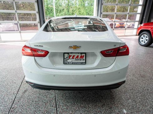 Used 2024 Chevrolet Malibu LT image 3
