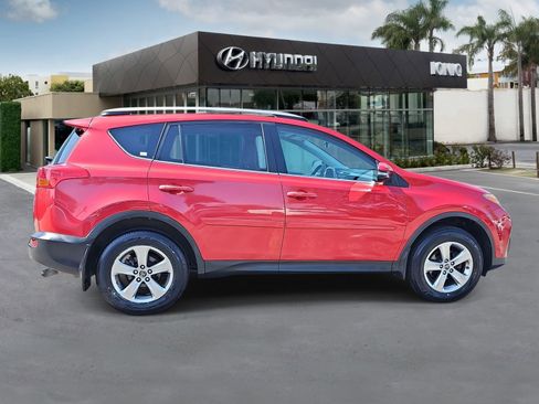 Used 2015 Toyota RAV4 XLE AWD/4WD image 2