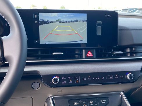 New 2026 Kia Carnival EX image 21