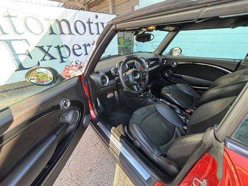 Used 2015 MINI Cooper S w/ Sport Package image 12