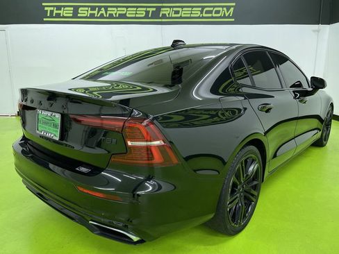 Used 2019 Volvo S60 T5 R-Design image 10
