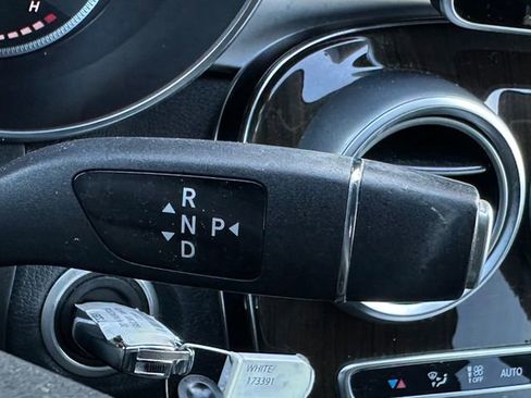 Used 2019 Mercedes-Benz GLC 300 image 15