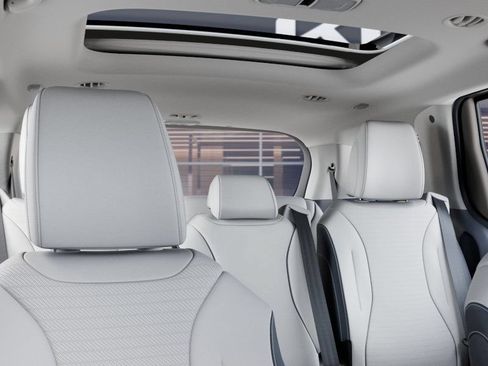 New 2025 Kia Carnival SX Prestige FWD image 27