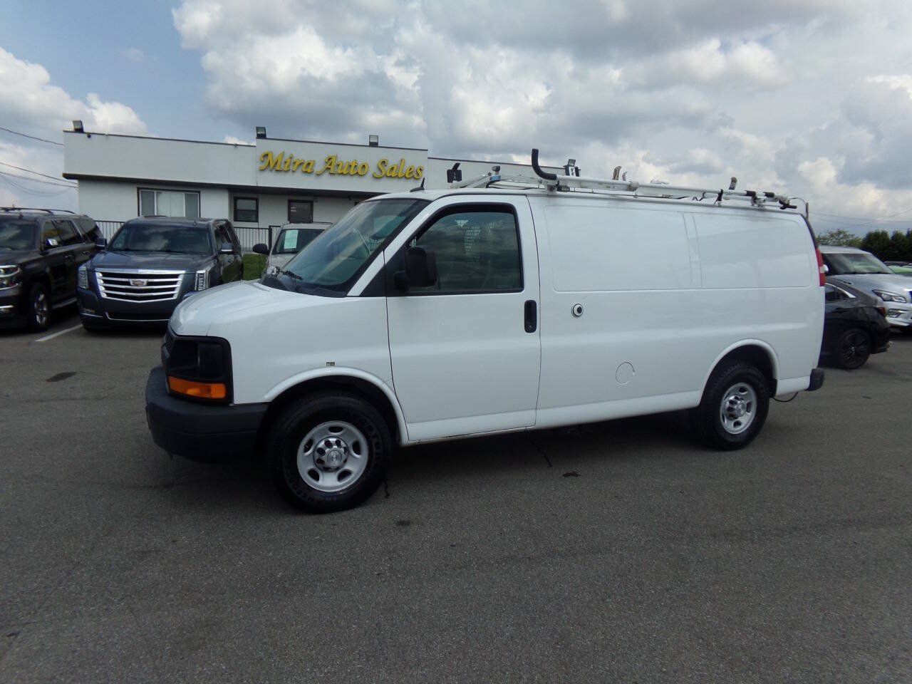 Used 2015 Chevrolet Express 2500 RWD image 55
