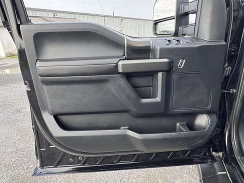 Used 2019 Ford F150 XLT w/ Equipment Group 302A Luxury AWD/4WD image 26