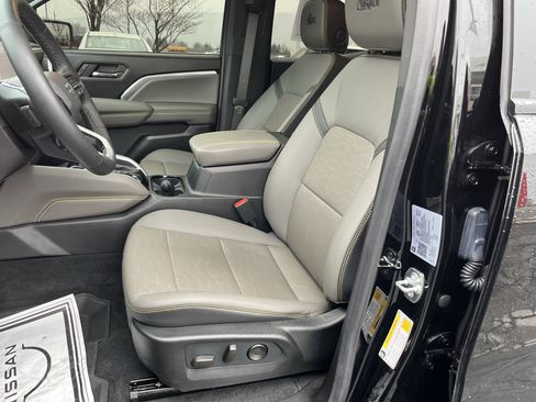 Used 2024 Chevrolet Colorado ZR2 w/ ZR2 Bison Edition image 16