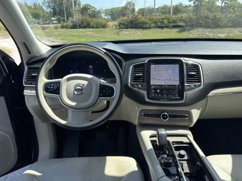 Used 2023 Volvo XC90 B6 Core w/ Protection Package Premier AWD/4WD image 7