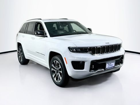 Used 2022 Jeep Grand Cherokee Overland AWD/4WD image 3
