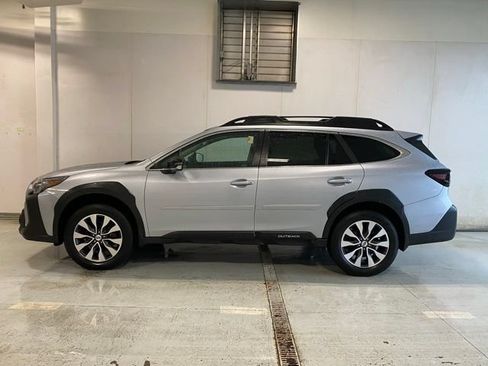 Used 2024 Subaru Outback Limited AWD/4WD image 10