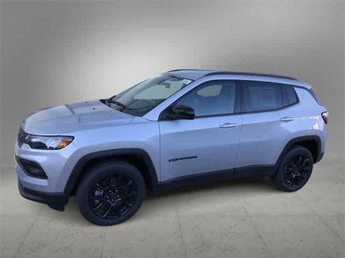 New 2026 Jeep Compass Latitude image 3