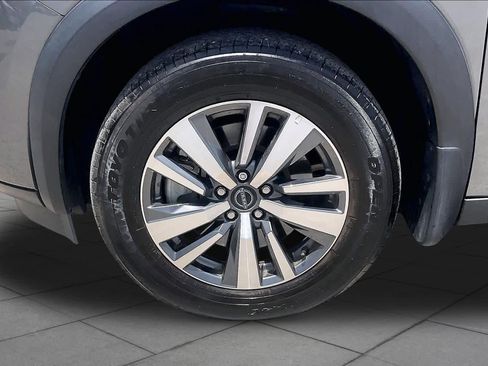 Used 2024 Nissan Pathfinder SL w/ Lighting Package (N92) FWD image 11