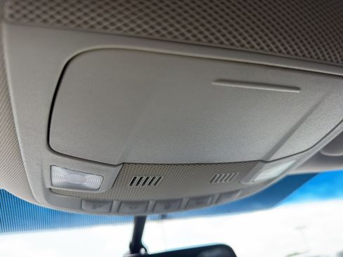 Used 2016 Ford Edge SEL FWD image 18