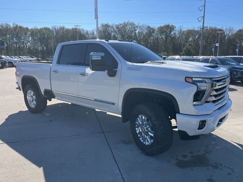 Used 2024 Chevrolet Silverado 2500 High Country w/ Technology Package image 11
