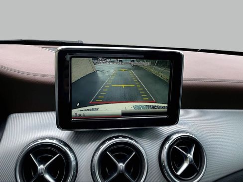 Used 2015 Mercedes-Benz GLA 250 4MATIC image 45