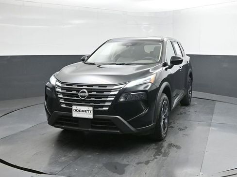 Used 2025 Nissan Rogue SV image 30