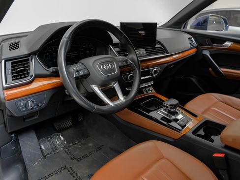 Used 2023 Audi Q5 2.0T Premium Plus w/ Premium Plus Package AWD/4WD image 3