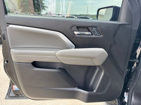 Used 2024 Chevrolet Colorado ZR2 w/ ZR2 Convenience Package III AWD/4WD image 9
