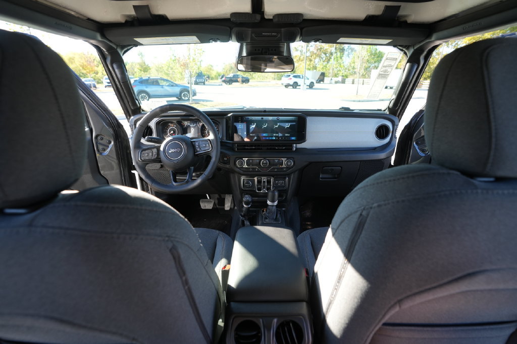 New 2026 Jeep Gladiator Sport w/ Dual Top Group AWD/4WD image 21