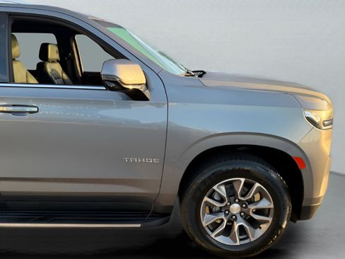 Used 2022 Chevrolet Tahoe LT w/ Luxury Package image 37