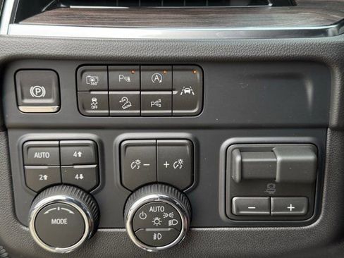 New 2026 Chevrolet Tahoe Z71 w/ Comfort Package AWD/4WD image 18