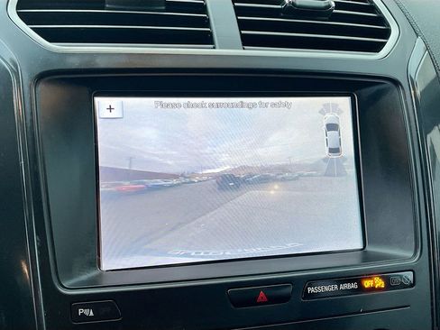 Used 2019 Ford Explorer XLT w/ Equipment Group 202A image 14