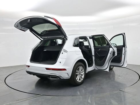 Used 2023 Audi Q5 2.0T Premium w/ Convenience Package AWD/4WD image 31