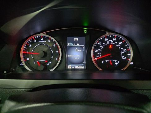 Used 2017 Toyota Camry SE image 17
