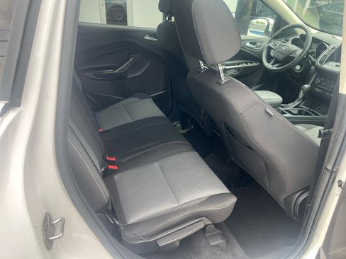 Used 2017 Ford Escape SE w/ Equipment Group 201A AWD/4WD image 11