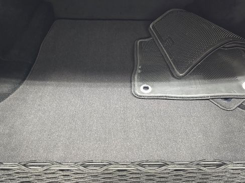 Used 2021 Lexus LS 500 w/ Accessory Package (Z2) RWD image 11