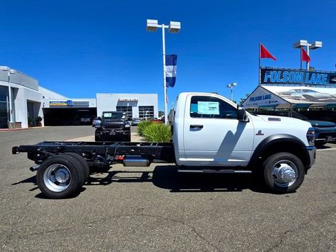 New 2026 RAM 5500 Tradesman w/ Chrome Appearance Group AWD/4WD image 7