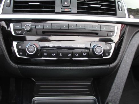 Used 2019 BMW 440i xDrive Convertible w/ M Sport Package image 17