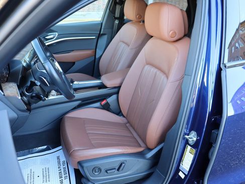 Used 2021 Audi e-tron Premium Plus w/ Premium Plus Package image 12