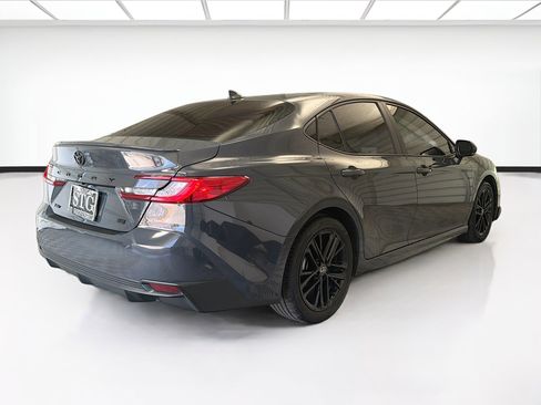Used 2025 Toyota Camry SE FWD image 4