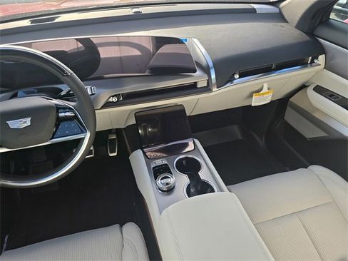 New 2026 Cadillac Vistiq Sport w/ LPO, Floor Liner Package image 18