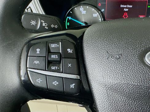 Used 2022 Ford Escape SEL image 16