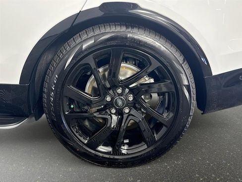 New 2025 Land Rover Discovery Dynamic SE image 33