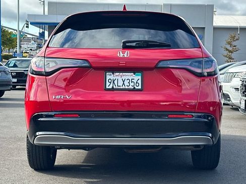 Certified 2024 Honda HR-V EX-L image 5