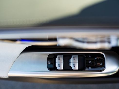 Used 2024 Mercedes-Benz C 300 4MATIC Sedan image 24