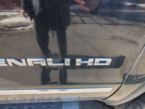 Used 2015 GMC Sierra 2500 Denali w/ Driver Alert Package image 5