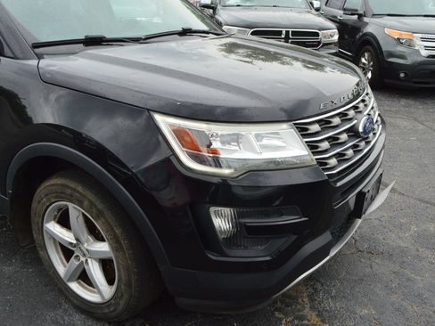 Used 2016 Ford Explorer XLT w/ Equipment Group 202A AWD/4WD image 6