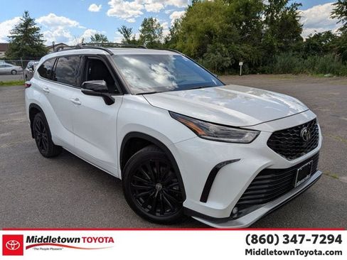 Used 2023 Toyota Highlander XSE AWD/4WD image 1